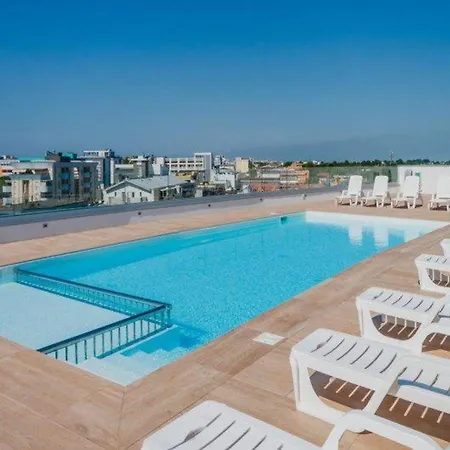 Apartmán Living Flat With Pool And Parking *